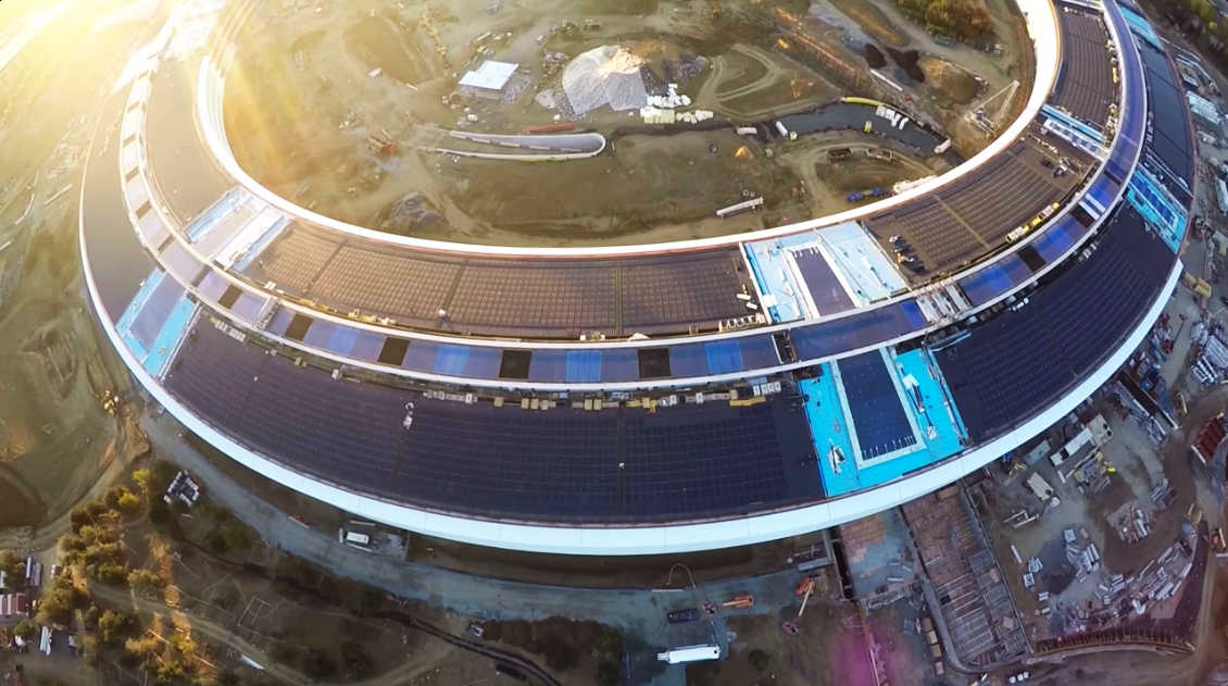 vista aerea de la construccion del apple campus 2 en california