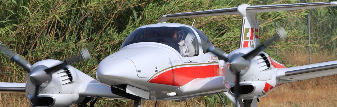 aeronave diamond da42 de one air aviacion