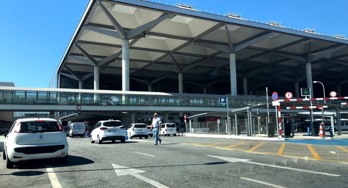 parking at malaga airport