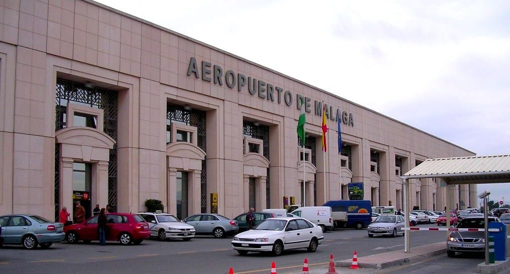 Fachada del Aeropuerto de Málaga en los años 80.