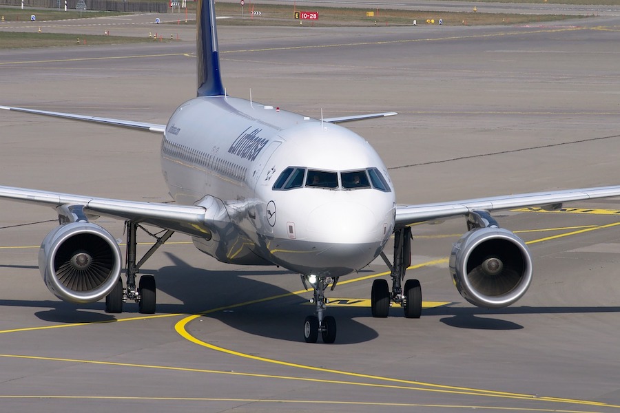 Avión de la familia Airbus A320 en tierra