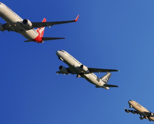 Tres aviones Boeing volando juntos