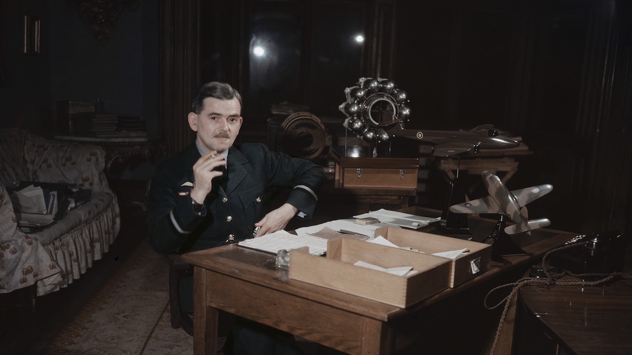 Frank Whittle en su despacho