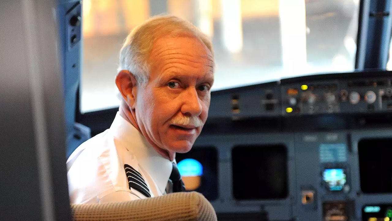 Charles Sullenberger, el capitán de US Airways que amerizó el vuelo 1549 con éxito