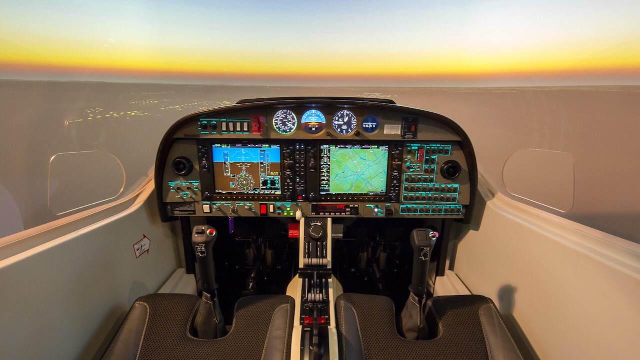 Glass cockpit de un simulador de vuelo