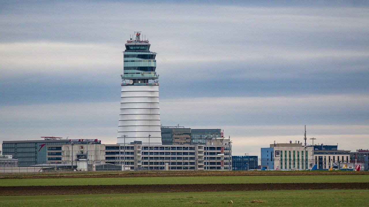 Torre de control de un aeropuerto